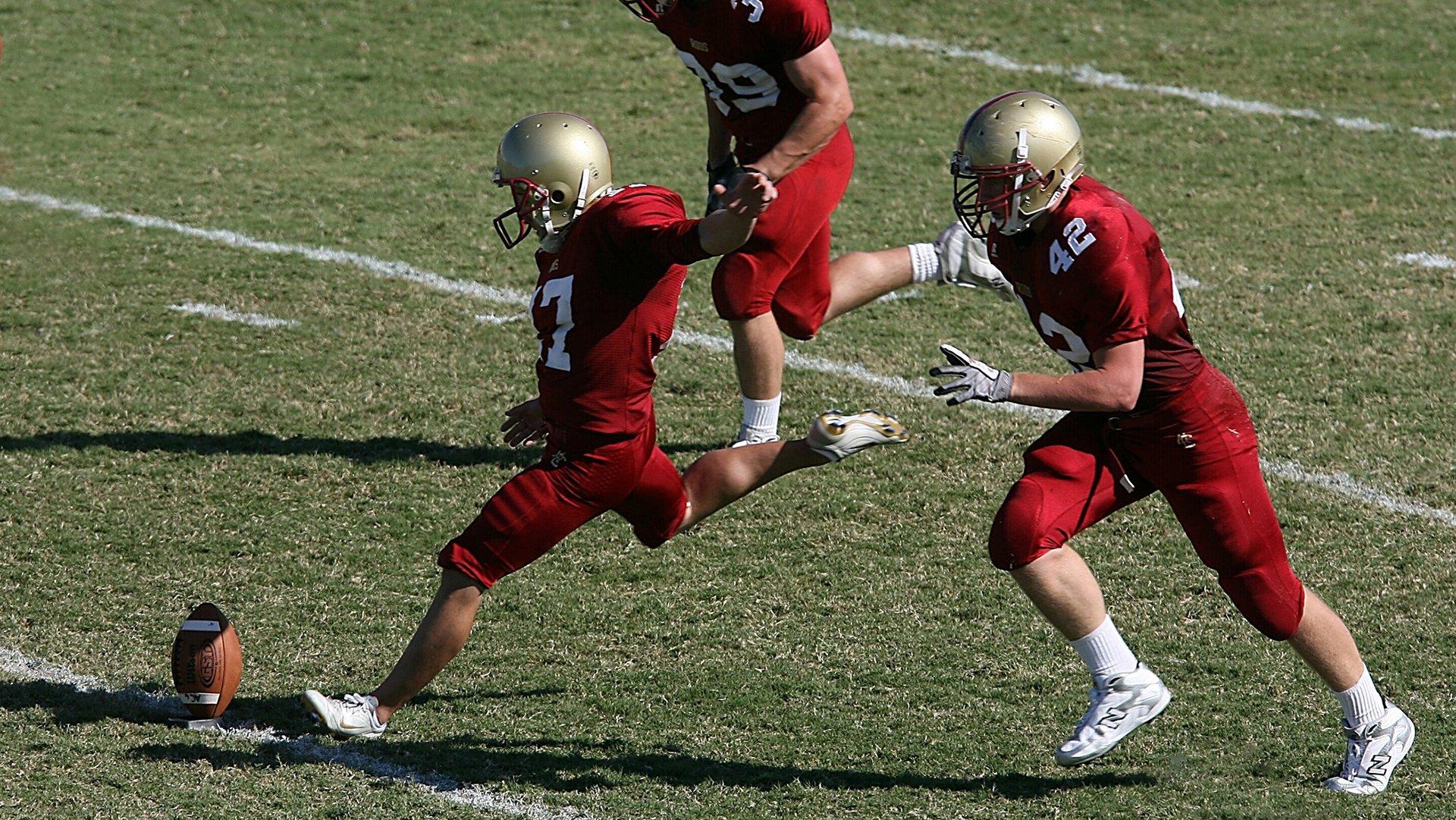 纽卡斯尔联队训练场午餐烧烤活动引发关注，伊萨克未参与引发外界猜测